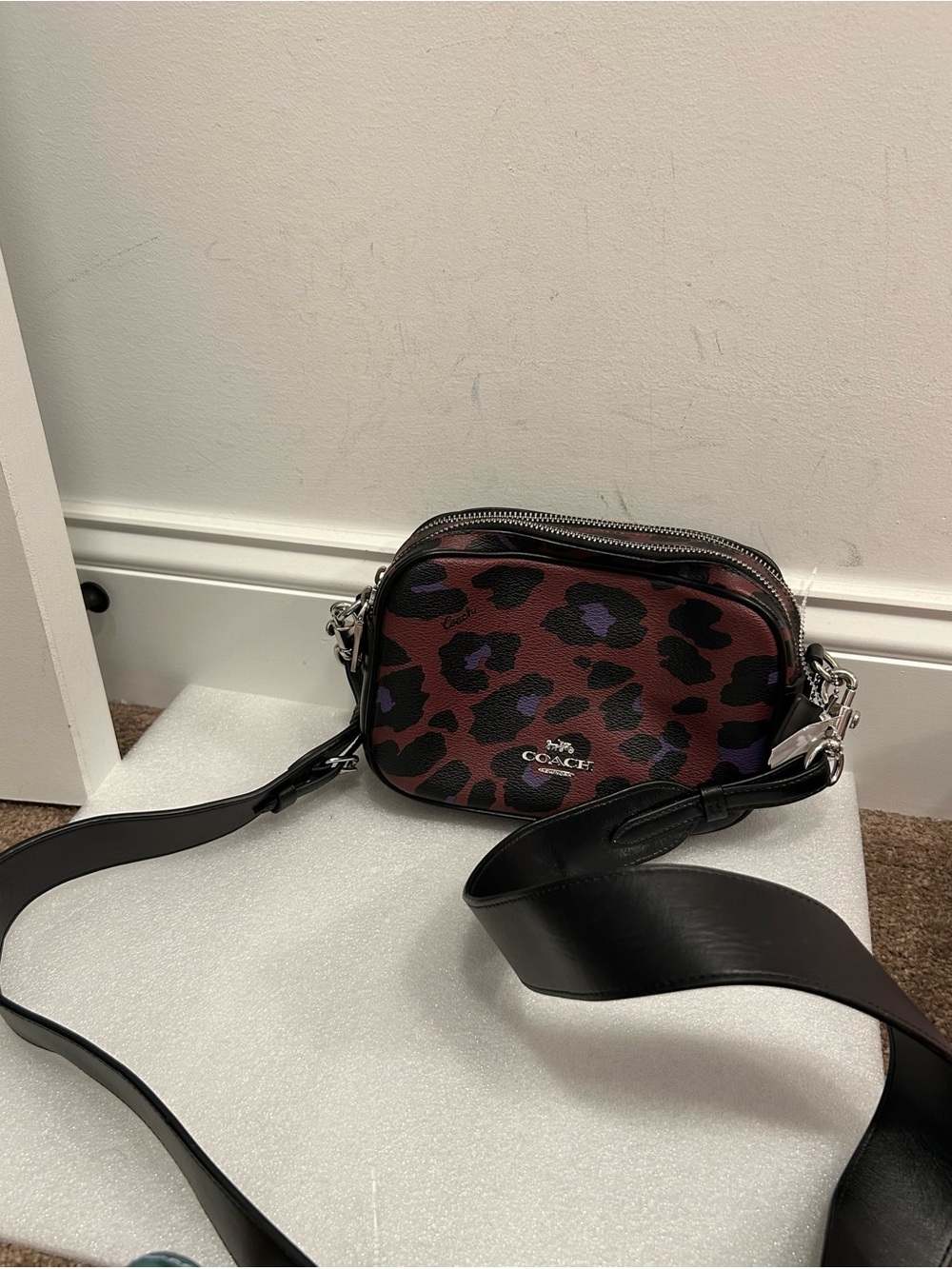 Coach Jes C2012 leopard print 20 crossbody camera style bag with hangtag - Picture 16 of 16